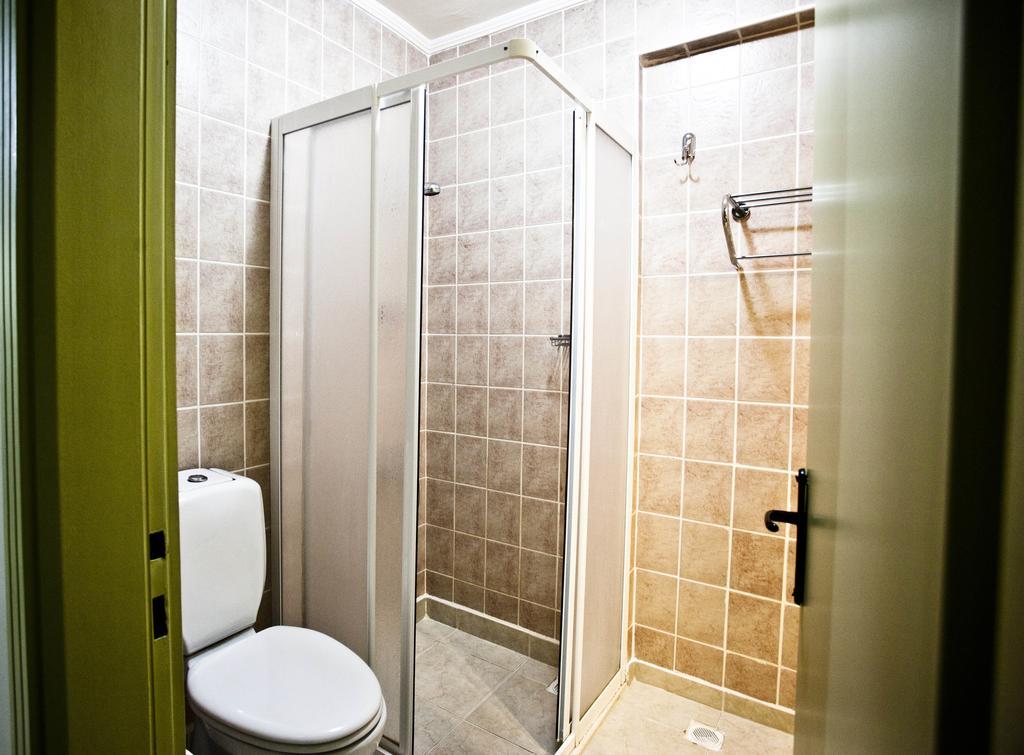 مرمريس T&G Apartments الغرفة الصورة
