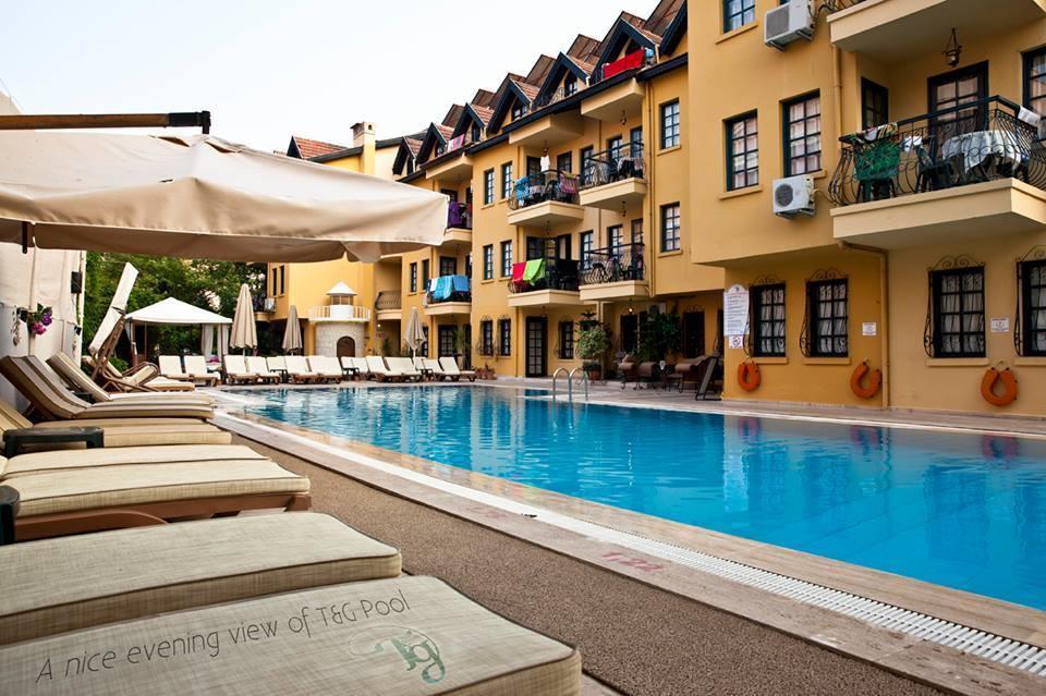 مرمريس T&G Apartments الغرفة الصورة