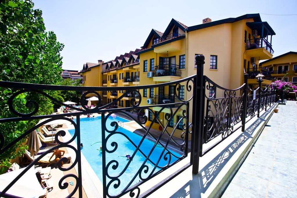 مرمريس T&G Apartments الغرفة الصورة